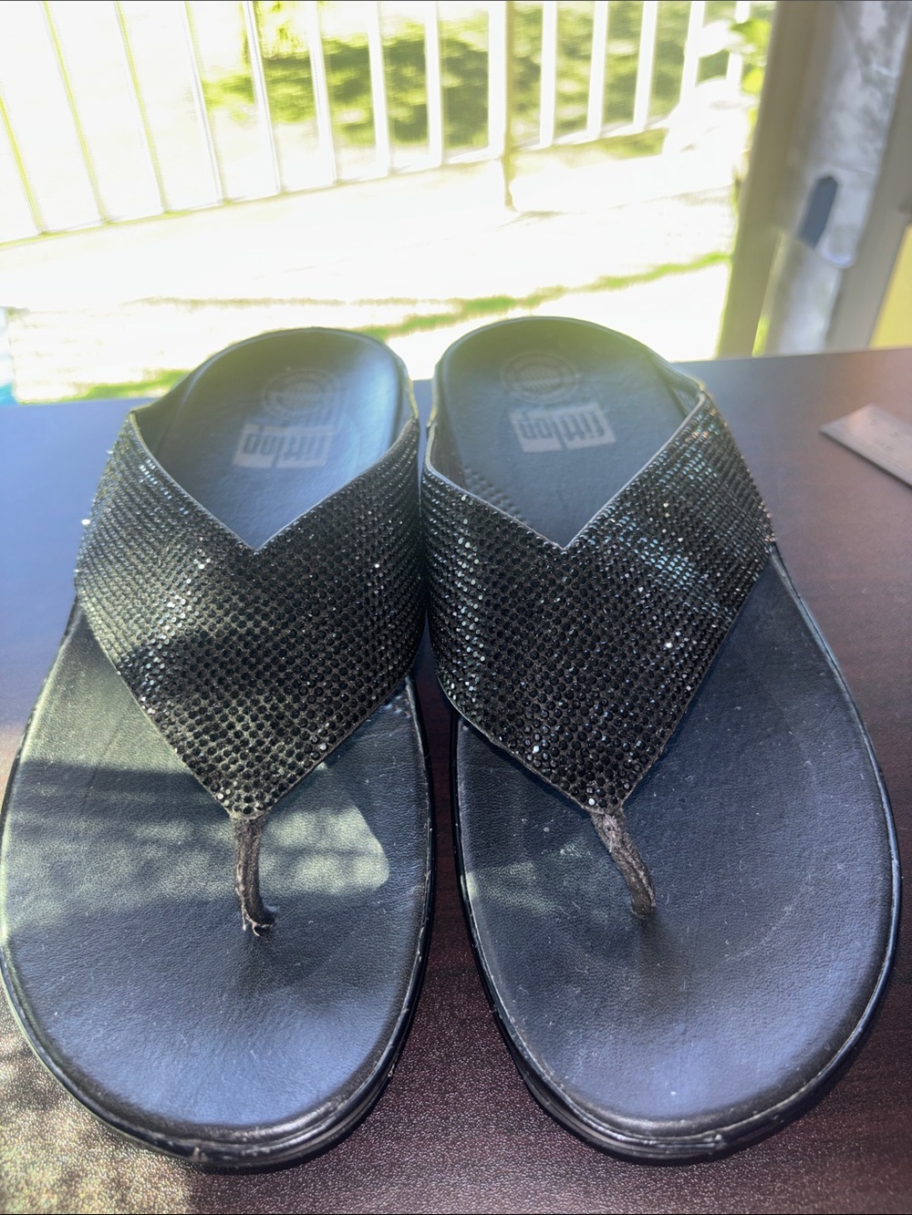 Fitflops Women’s Black Sparkle Thong Sandals sz 8M